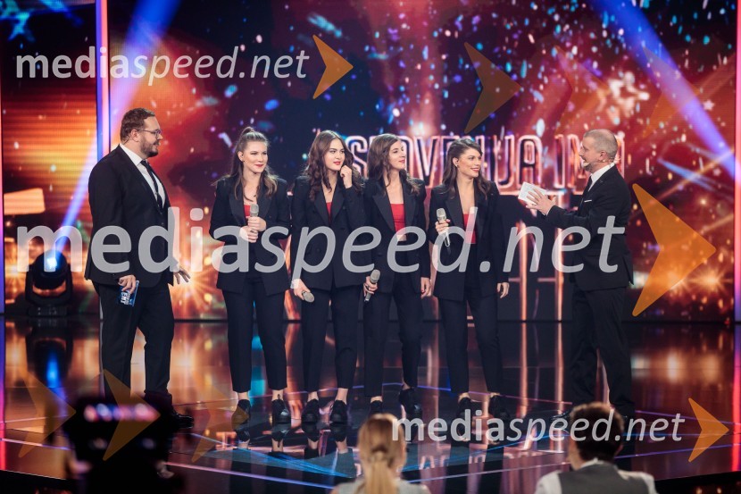 Pevska skupina Ain't Harmony  z voditeljema Slovenija ima talent 2021, druga polfinalna oddaja