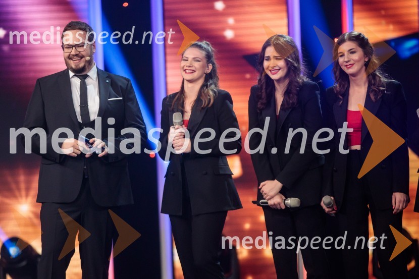  Sašo Stare, stand up komik, voditelj;  Anja Ruperčič, Annia, pevka;  Nina Pintar;  Špela IvančičSlovenija ima talent 2021, druga polfinalna oddaja