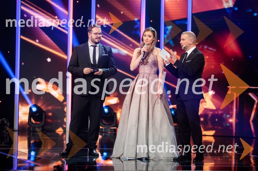  Sašo Stare, stand up komik, voditelj;  Lara Žgajnar;  Aleš Novak, stand-up komikSlovenija ima talent 2021, druga polfinalna oddaja