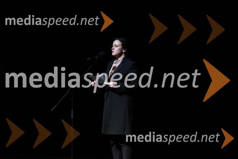  Barbara Koželj Podlogar, vršilka dolžnosti generalnega direktorja Direktorata za ustvarjalnost, Ministrstvo za kulturoAnton Bogov se je s Smrtjo v Benetkah poslovil od aktivne kariere