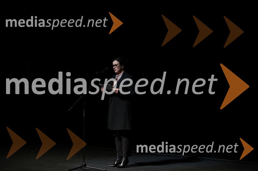  Barbara Koželj Podlogar, vršilka dolžnosti generalnega direktorja Direktorata za ustvarjalnost, Ministrstvo za kulturoAnton Bogov se je s Smrtjo v Benetkah poslovil od aktivne kariere