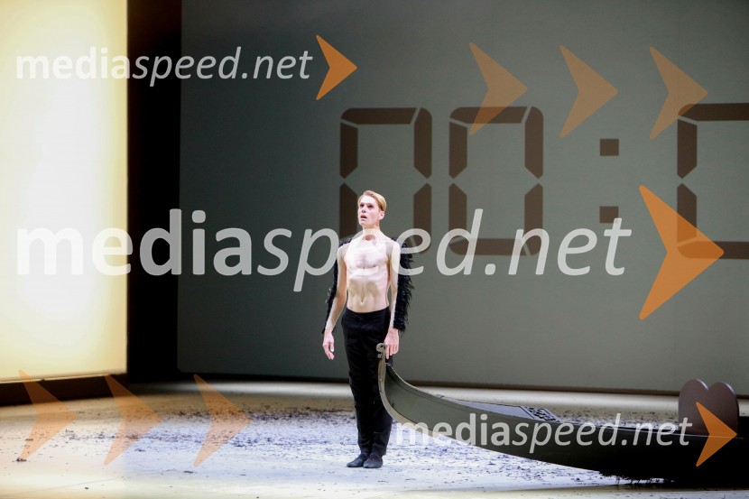  Sytze Jan Luske, baletni plesalecAnton Bogov se je s Smrtjo v Benetkah poslovil od aktivne kariere