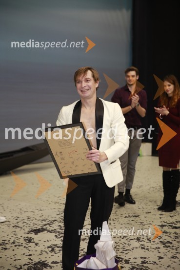  Anton Bogov, baletni solistAnton Bogov se je s Smrtjo v Benetkah poslovil od aktivne kariere