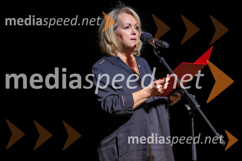  Alenka Iskra, podžupanja Mestne občine Maribor za področje sociale, socialnega podjetništva, kulture in turizma ter društev in nevladnih organizacijAnton Bogov se je s Smrtjo v Benetkah poslovil od aktivne kariere