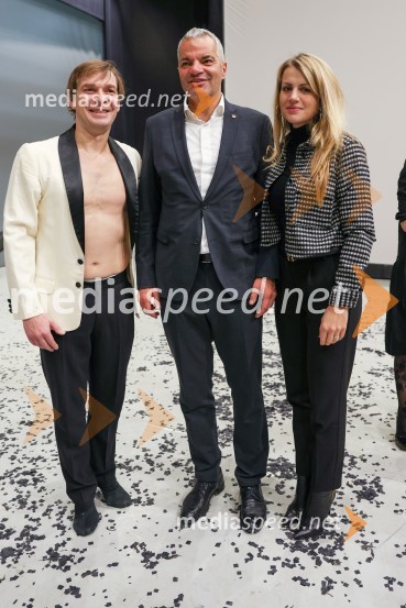  Anton Bogov, baletni solist;  Aleksander Saša Arsenovič, župan, Mestna občina Maribor;  Katja Arsenovič, direktorica Rožmarin Hospitality GroupAnton Bogov se je s Smrtjo v Benetkah poslovil od aktivne kariere