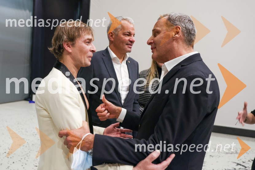  Anton Bogov, baletni solist;  Aleksander Saša Arsenovič, župan, Mestna občina Maribor;  Danilo Rošker, direktor SNG MariborAnton Bogov se je s Smrtjo v Benetkah poslovil od aktivne kariere