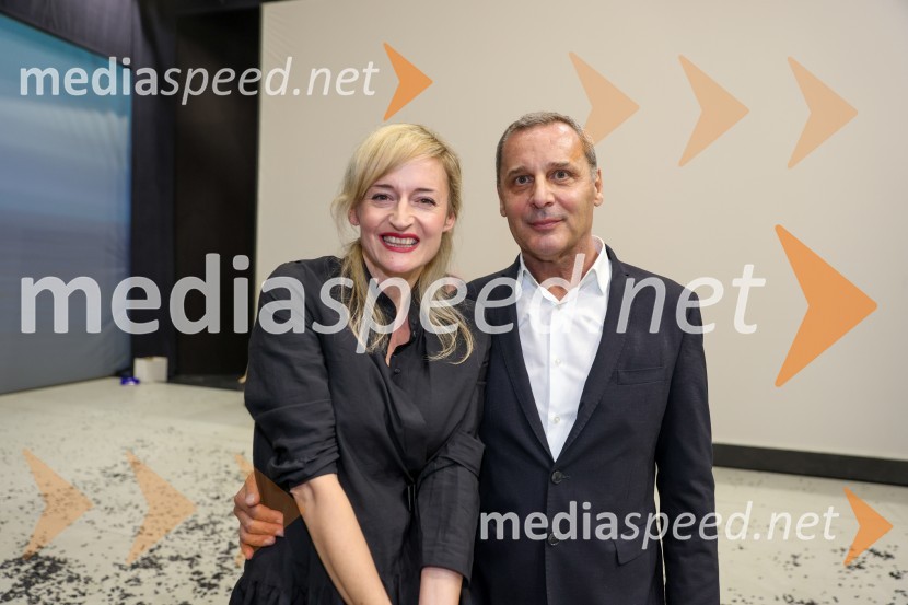  Valentina Turcu, koreografinja in baletna solistka;  Danilo Rošker, direktor SNG MariborAnton Bogov se je s Smrtjo v Benetkah poslovil od aktivne kariere