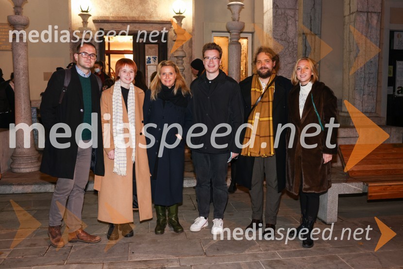  Rok Andres, dramaturg;  Lola Doma;  Tatjana Doma, dramaturginja SLG Celje;  Žan Brelih Hatunić, igralec;  Luka Marcen, režiser;  Lara Ekar Grlj, koreografinjaLepe vide lepo gorijo, premiera drame, Prešernovo gledališče Kranj