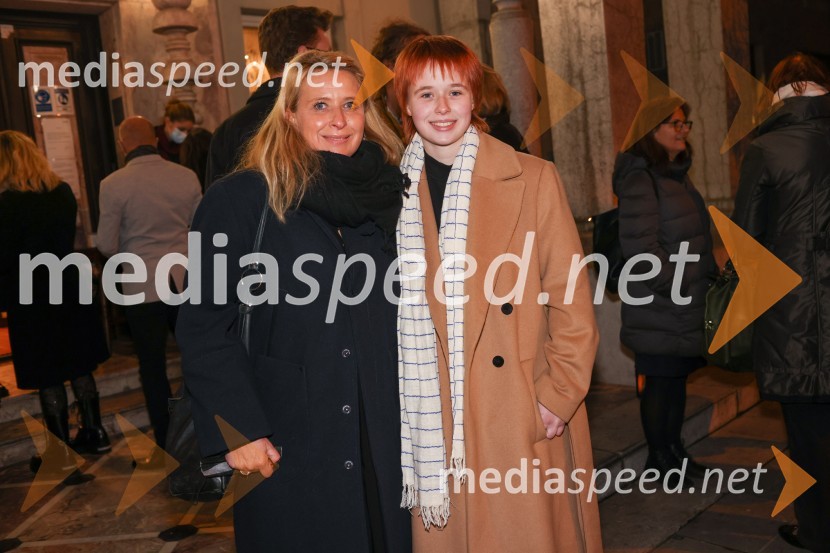  Tatjana Doma, dramaturginja SLG Celje;  Lola DomaLepe vide lepo gorijo, premiera drame, Prešernovo gledališče Kranj