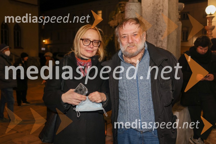  Petra Vidali, urednica kulture, Večer;  Zdravko Duša, pisec, urednik in prevajalec, vodja simpozija Moč povezavLepe vide lepo gorijo, premiera drame, Prešernovo gledališče Kranj