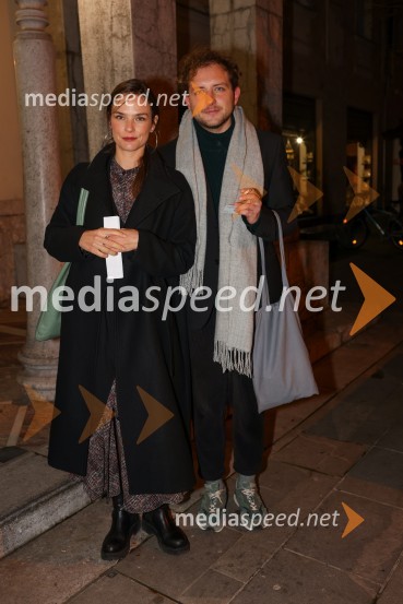  Tina Vrbnjak, igralka;  Jaka Smerkolj Simoneti, dramaturg in kritikLepe vide lepo gorijo, premiera drame, Prešernovo gledališče Kranj