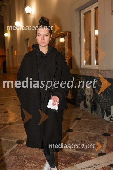  Lea Mihevc, igralkaLepe vide lepo gorijo, premiera drame, Prešernovo gledališče Kranj