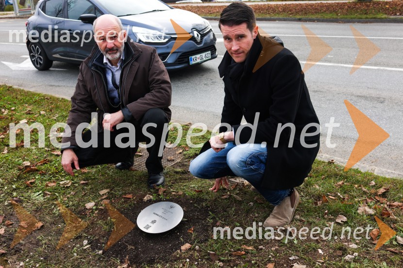  Matej  Tomšič, direktor podjetja HENNLICH Slovenija;  Janez Černe, podžupan Mestne občine KranjV Kranju začeli z akcijo »KR posvoji drevo«