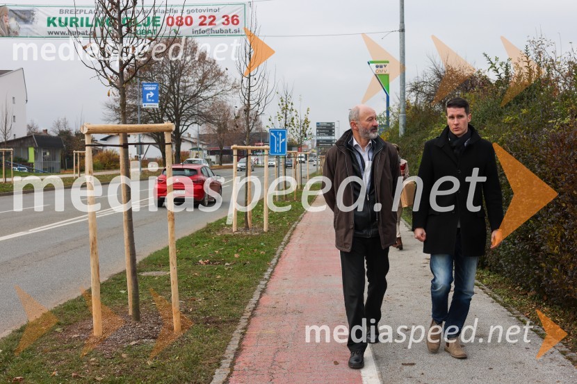  Matej  Tomšič, direktor podjetja HENNLICH Slovenija;  Janez Černe, podžupan Mestne občine KranjV Kranju začeli z akcijo »KR posvoji drevo«