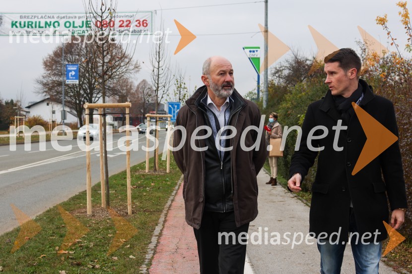  Matej  Tomšič, direktor podjetja HENNLICH Slovenija;  Janez Černe, podžupan Mestne občine KranjV Kranju začeli z akcijo »KR posvoji drevo«