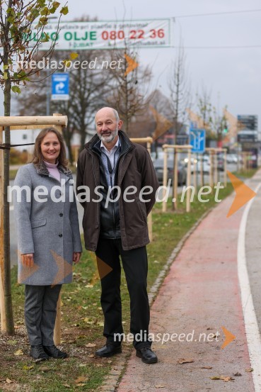  ... ;  Matej  Tomšič, direktor podjetja HENNLICH SlovenijaV Kranju začeli z akcijo »KR posvoji drevo«