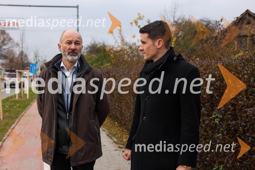  Matej  Tomšič, direktor podjetja HENNLICH Slovenija;  Janez Černe, podžupan Mestne občine KranjV Kranju začeli z akcijo »KR posvoji drevo«