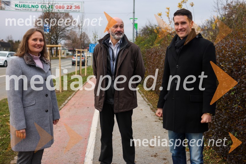  ... ;  Matej  Tomšič, direktor podjetja HENNLICH Slovenija;  Janez Černe, podžupan Mestne občine KranjV Kranju začeli z akcijo »KR posvoji drevo«