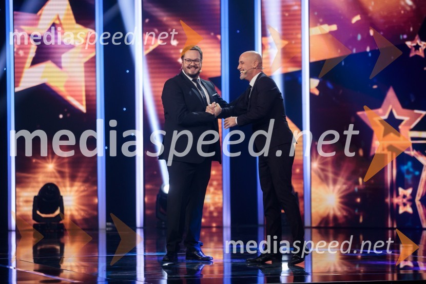  Sašo Stare, stand up komik, voditelj;  Peter Poles, televizijski voditeljSlovenija ima talent 2021, tretja polfinalna oddaja