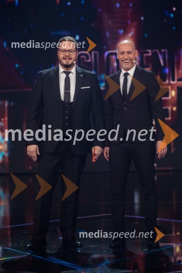  Sašo Stare, stand up komik, voditelj;  Peter Poles, televizijski voditeljSlovenija ima talent 2021, tretja polfinalna oddaja