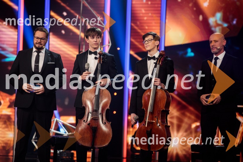  Sašo Stare, stand up komik, voditelj;  Gabrijel Rakar;  Ruben Mihelič;  Peter Poles, televizijski voditeljSlovenija ima talent 2021, tretja polfinalna oddaja