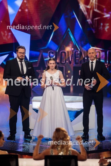  Sašo Stare, stand up komik, voditelj;  Tina Pezdirec;  Peter Poles, televizijski voditeljSlovenija ima talent 2021, tretja polfinalna oddaja
