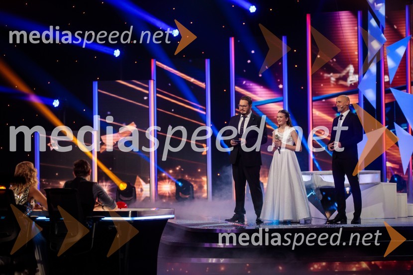  Sašo Stare, stand up komik, voditelj;  Tina Pezdirec;  Peter Poles, televizijski voditeljSlovenija ima talent 2021, tretja polfinalna oddaja