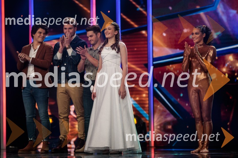  Patrik Mrak, Booom;  Luka  Cvetičanin, Booom;  Matevž Derenda, Booom;  Tina Pezdirec;  Tamia Šeme, cirkuška umetnicaSlovenija ima talent 2021, tretja polfinalna oddaja