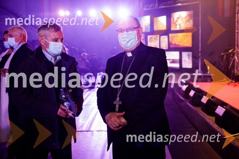  ... ; mag. Alojzij Cvikl, predsednik Slovenske karitasKlic dobrote 2021, dobrodelni koncert