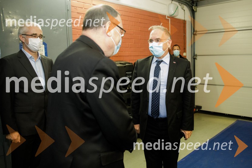  ... ; mag. Alojzij Cvikl, predsednik Slovenske karitas;  Aleš Hojs, Minister za notranje zadeveKlic dobrote 2021, dobrodelni koncert