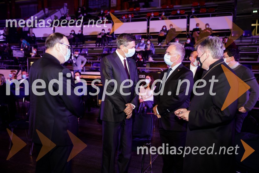 mag. Alojzij Cvikl, predsednik Slovenske karitas;  Borut Pahor, predsednik Republike Slovenije;  Aleš Hojs, Minister za notranje zadeve;  ... Klic dobrote 2021, dobrodelni koncert