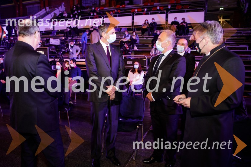 mag. Alojzij Cvikl, predsednik Slovenske karitas;  Borut Pahor, predsednik Republike Slovenije;  Aleš Hojs, Minister za notranje zadeve;  ... Klic dobrote 2021, dobrodelni koncert