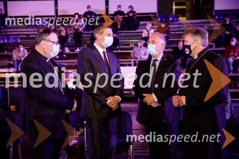 mag. Alojzij Cvikl, predsednik Slovenske karitas;  Borut Pahor, predsednik Republike Slovenije;  Aleš Hojs, Minister za notranje zadeve;  ... Klic dobrote 2021, dobrodelni koncert