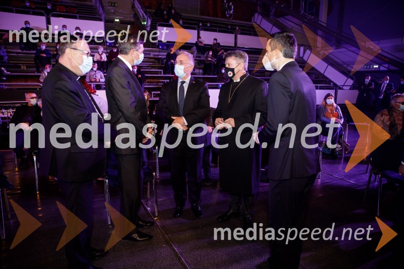 mag. Alojzij Cvikl, predsednik Slovenske karitas;  Borut Pahor, predsednik Republike Slovenije;  Aleš Hojs, Minister za notranje zadeve;  ... ;  Matej Tonin, podpredsednik vlade in minister za obramboKlic dobrote 2021, dobrodelni koncert