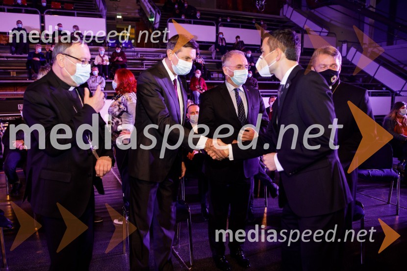 mag. Alojzij Cvikl, predsednik Slovenske karitas;  Borut Pahor, predsednik Republike Slovenije;  Aleš Hojs, Minister za notranje zadeve;  Matej Tonin, podpredsednik vlade in minister za obrambo;  ... Klic dobrote 2021, dobrodelni koncert