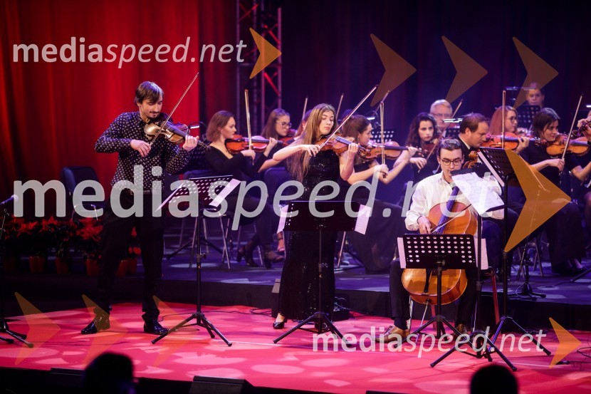 Orkester Cantabile pod vodstvom Marjana GrdadolnikaKlic dobrote 2021, dobrodelni koncert