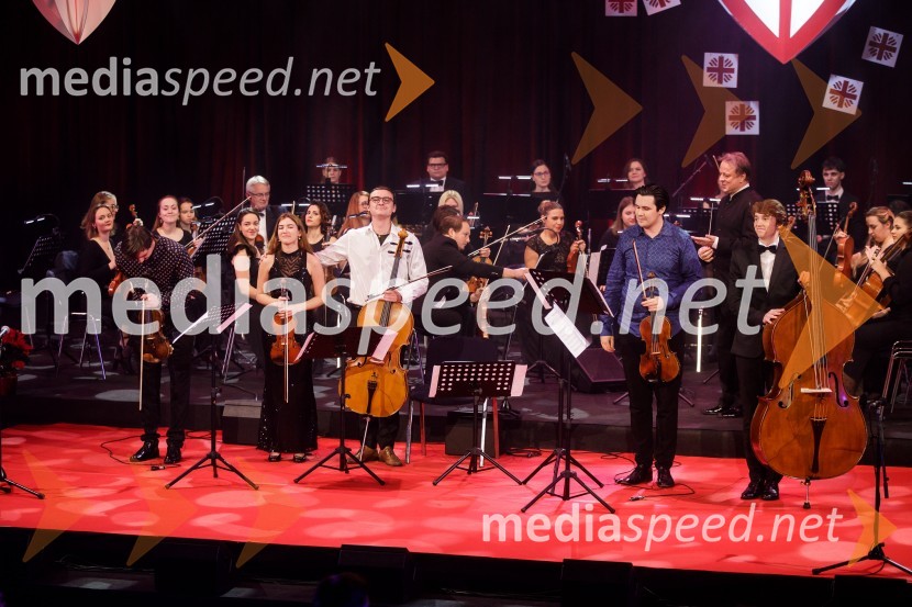 Orkester Cantabile pod vodstvom Marjana GrdadolnikaKlic dobrote 2021, dobrodelni koncert