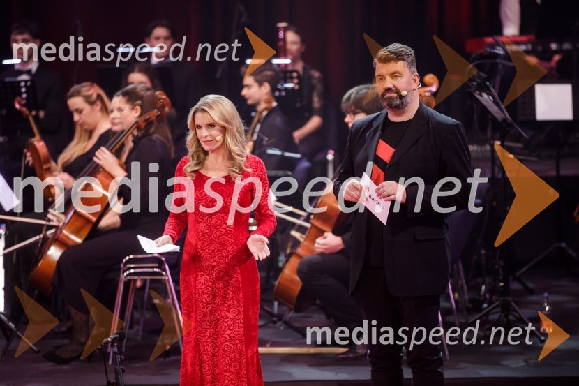  Bernarda Žarn, voditeljica;  Jure Sešek, radijski moderatorKlic dobrote 2021, dobrodelni koncert