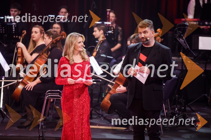  Bernarda Žarn, voditeljica;  Jure Sešek, radijski moderatorKlic dobrote 2021, dobrodelni koncert