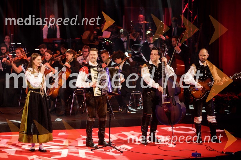  Lucija Selak, pevka, Ansambel Saša Avsenika;  Sašo Avsenik, glasbenik, Ansambel Saša Avsenika;  Aleš Jurman, Ansambel Saša Avsenika;  Matic Plevel, Ansambel Saša AvsenikaKlic dobrote 2021, dobrodelni koncert