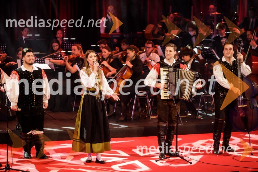  Luka Sešek, pevec;  Lucija Selak, pevka, Ansambel Saša Avsenika;  Sašo Avsenik, glasbenik, Ansambel Saša Avsenika;  Aleš Jurman, Ansambel Saša AvsenikaKlic dobrote 2021, dobrodelni koncert