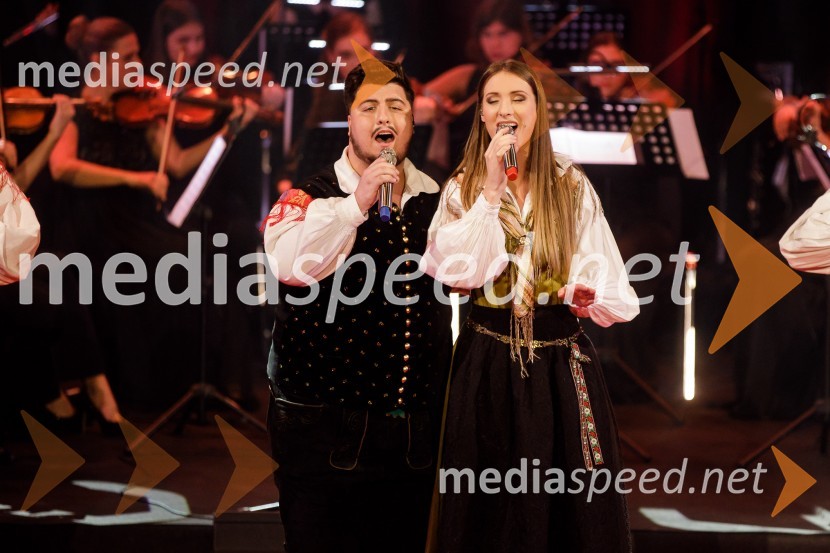  Luka Sešek, pevec;  Lucija Selak, pevka, Ansambel Saša AvsenikaKlic dobrote 2021, dobrodelni koncert