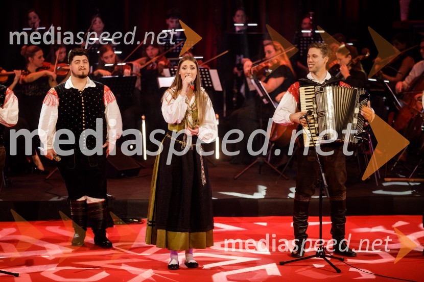  Luka Sešek, pevec;  Lucija Selak, pevka, Ansambel Saša Avsenika;  Sašo Avsenik, glasbenik, Ansambel Saša AvsenikaKlic dobrote 2021, dobrodelni koncert