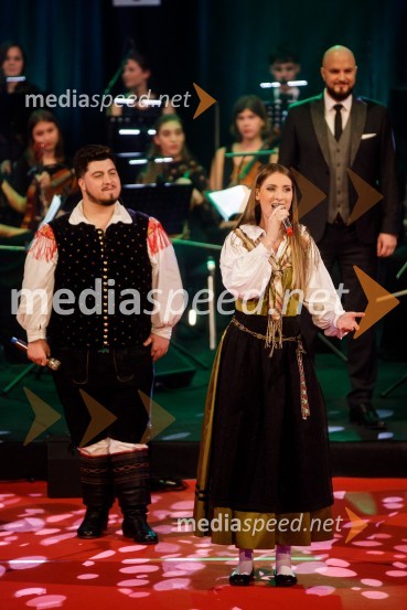  Luka Sešek, pevec;  Lucija Selak, pevka, Ansambel Saša AvsenikaKlic dobrote 2021, dobrodelni koncert