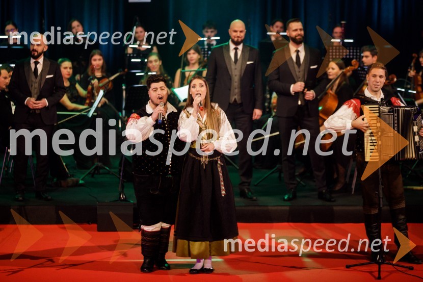  Luka Sešek, pevec;  Lucija Selak, pevka, Ansambel Saša Avsenika;  Sašo Avsenik, glasbenik, Ansambel Saša AvsenikaKlic dobrote 2021, dobrodelni koncert