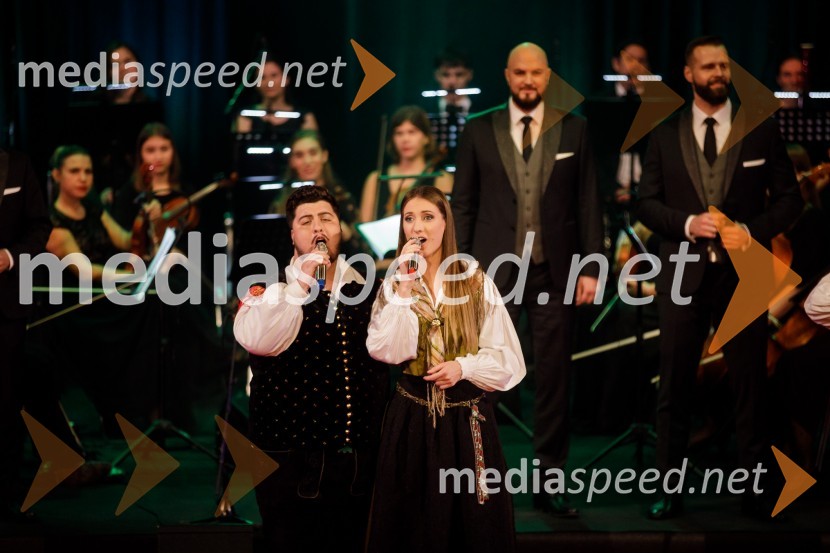  Luka Sešek, pevec;  Lucija Selak, pevka, Ansambel Saša AvsenikaKlic dobrote 2021, dobrodelni koncert