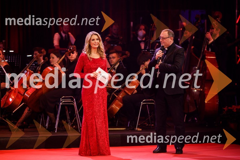  Bernarda Žarn, voditeljica; mag. Alojzij Cvikl, predsednik Slovenske karitasKlic dobrote 2021, dobrodelni koncert
