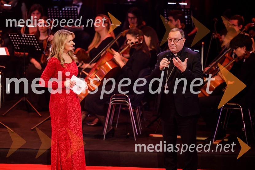  Bernarda Žarn, voditeljica; mag. Alojzij Cvikl, predsednik Slovenske karitasKlic dobrote 2021, dobrodelni koncert