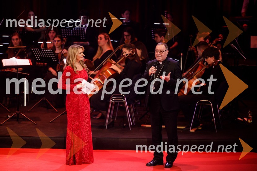  Bernarda Žarn, voditeljica; mag. Alojzij Cvikl, predsednik Slovenske karitasKlic dobrote 2021, dobrodelni koncert