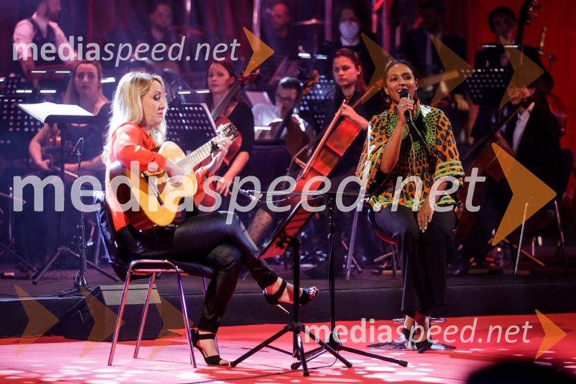  Eva  Hren, pevka;  Irena Yebuah Tiran, operna pevkaKlic dobrote 2021, dobrodelni koncert